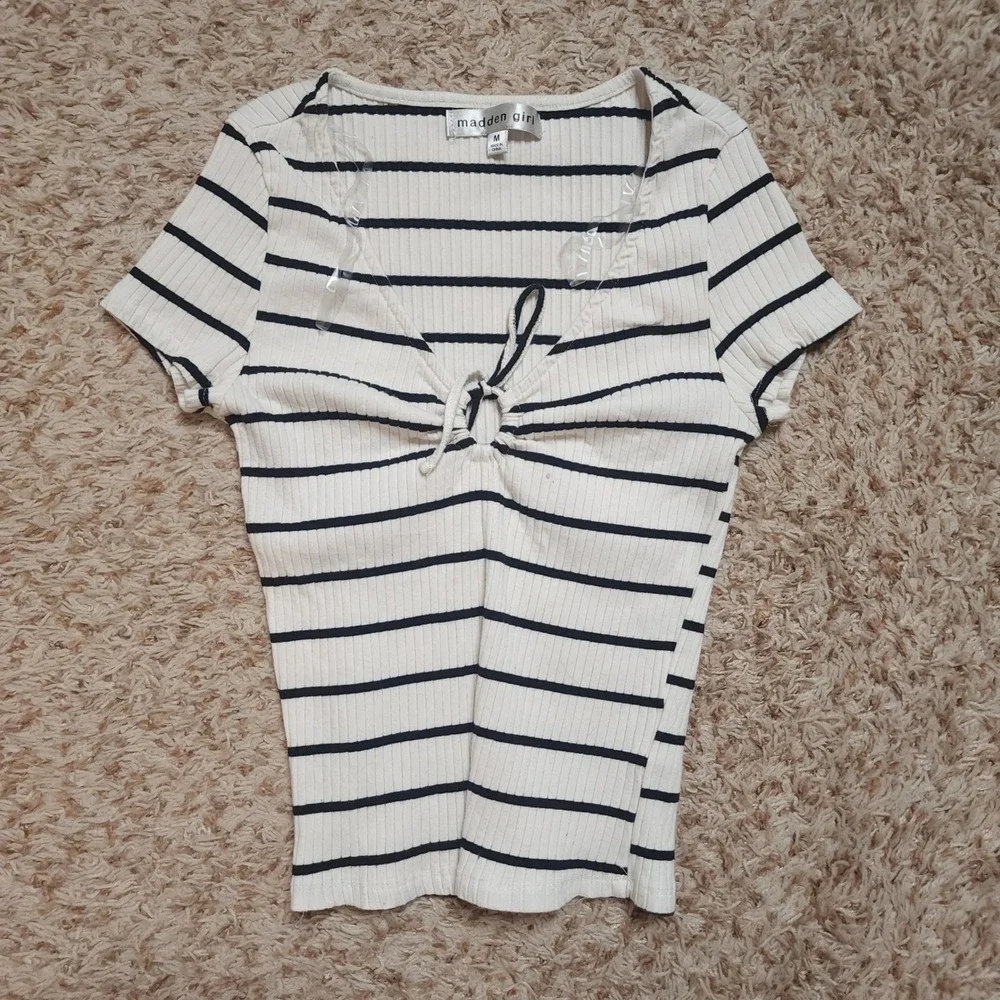 Madden Girl Striped Top Girls Size M White Black Ribbed Cinched Tie Front S/S